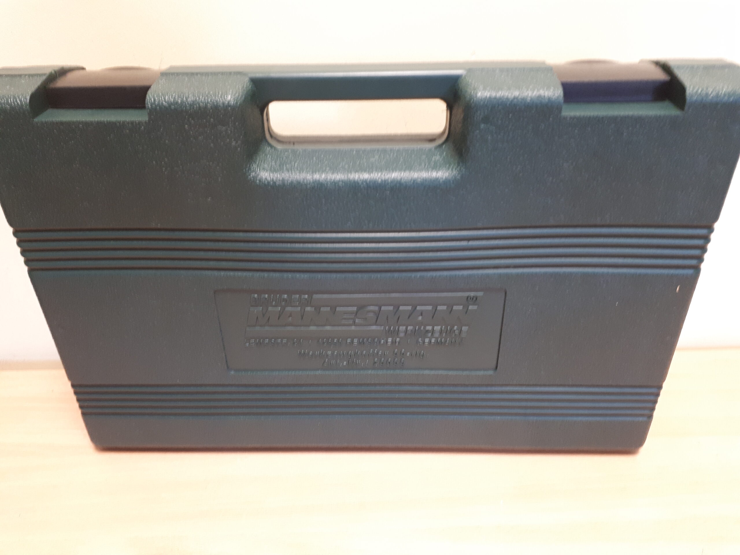Tools24 - padrunvõtmete tööriistakomplekt M29099-1