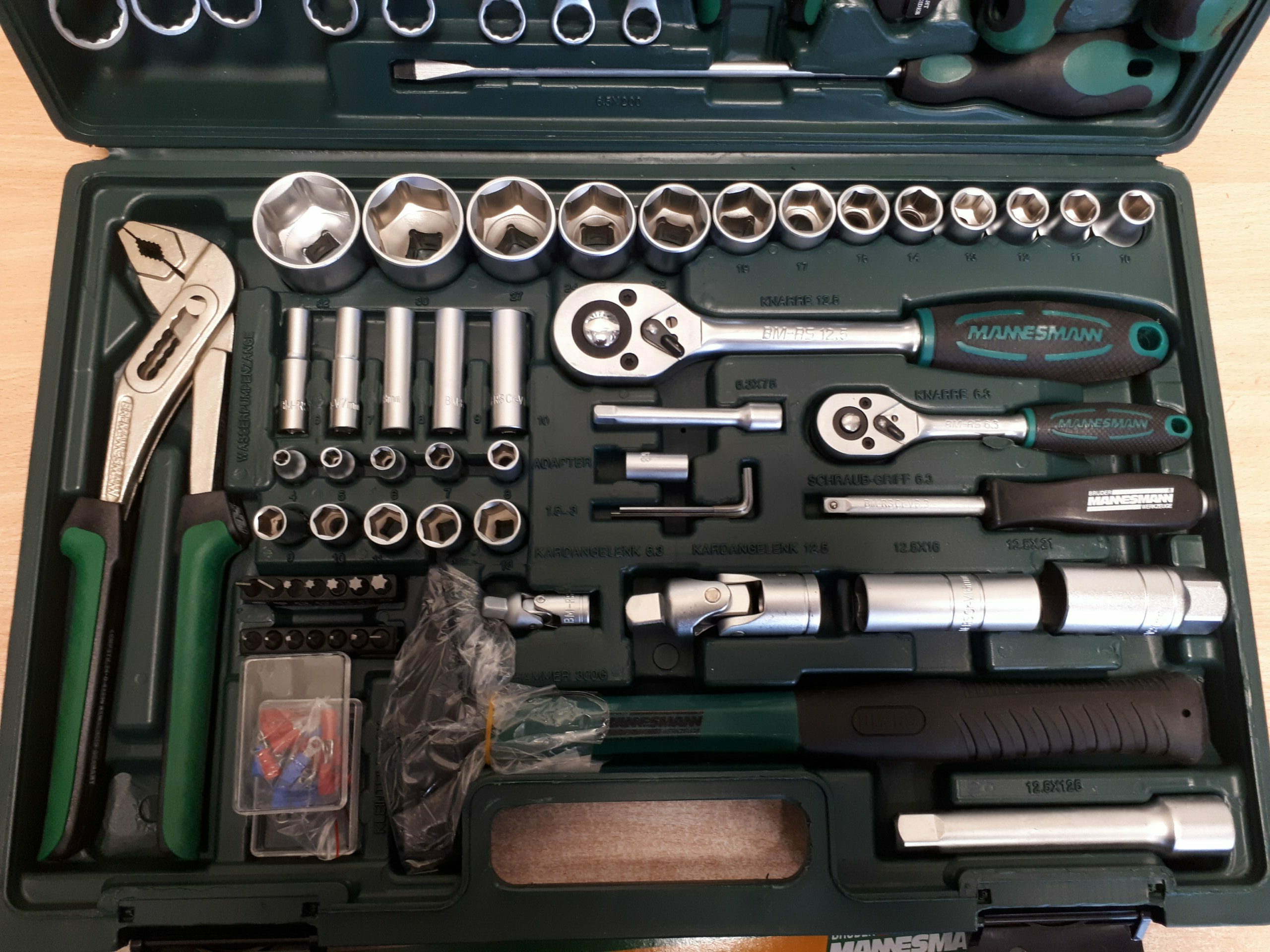 Tools24 - padrunvõtmete tööriistakomplekt M29099-3