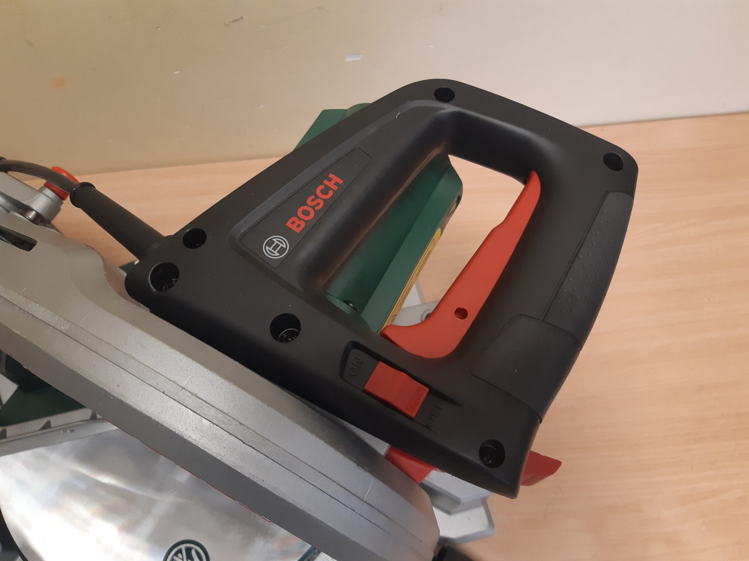Tools24 - järkamissaag - nurgasaag Bosch PCM 8 0603B10000-9