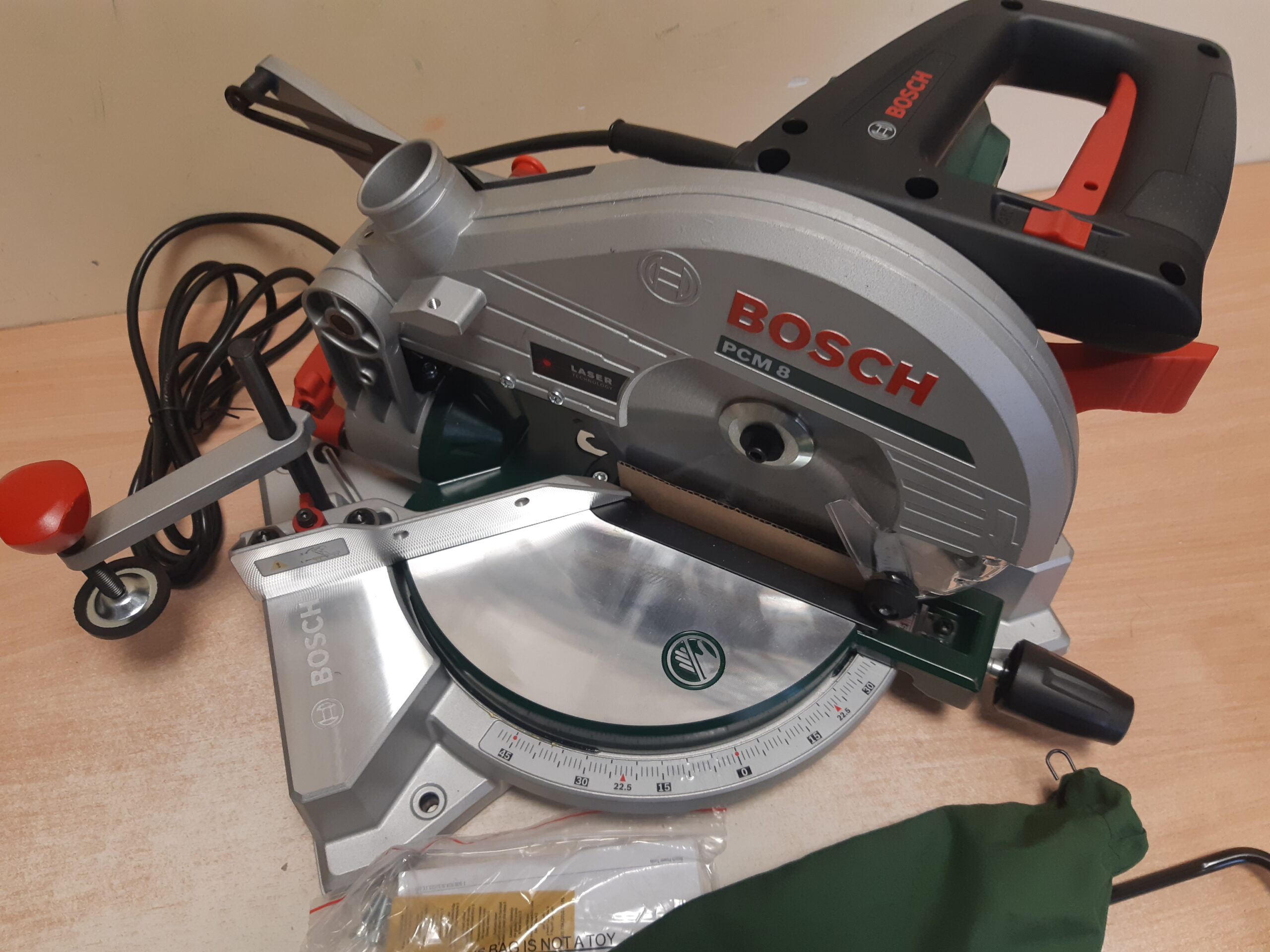 Tools24 - järkamissaag - nurgasaag Bosch PCM 8 0603B10000-11